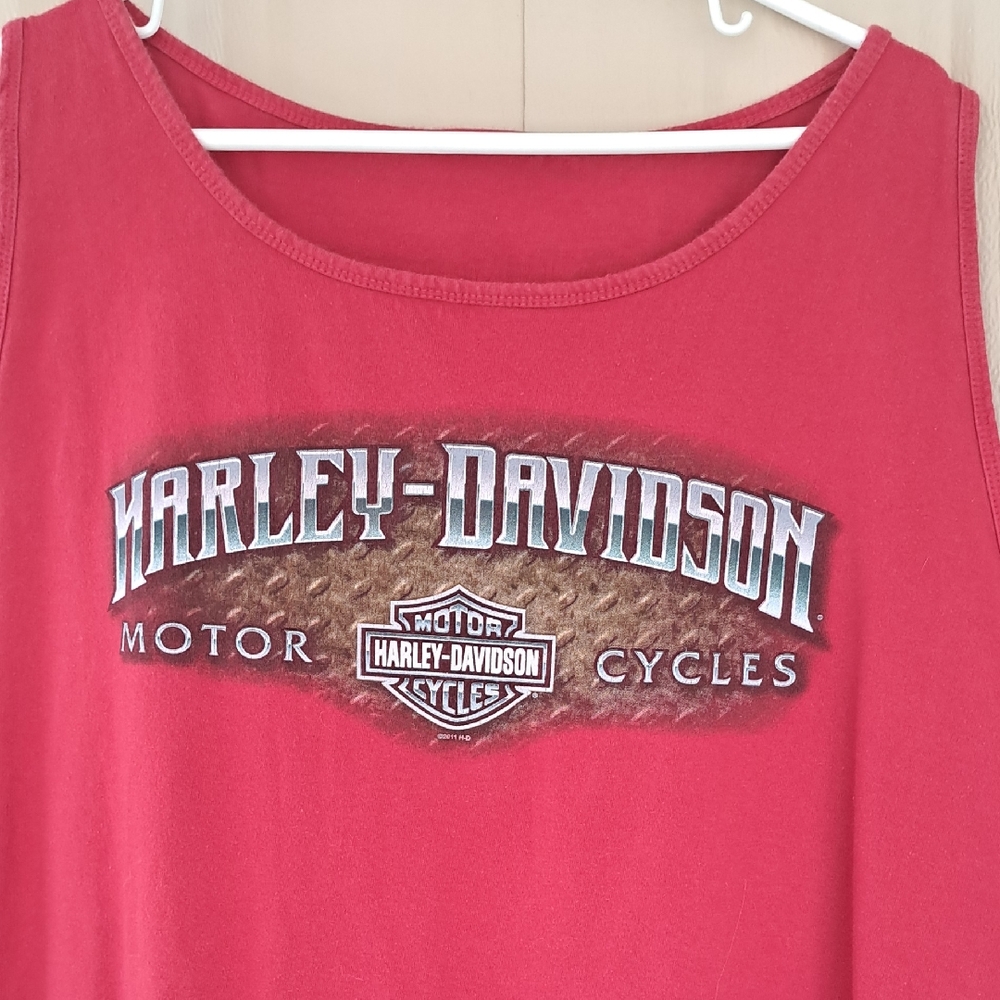 Harley-Davidson Crimson Sleeveless Top.  Size 2XL.